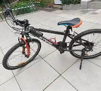 包含自行车赛场再起风云：江畔鲨队队失利北城独角兽队，赛场气氛火爆门前嗅觉决定胜负的词条-爱游戏中国